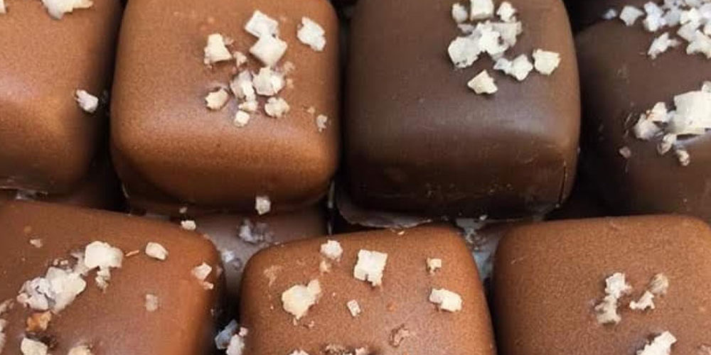 Sea Salt Caramels Sweet Cascades Chocolatier   Sea Salt Caramels 1000x500 